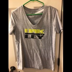 Oakley T-shirt